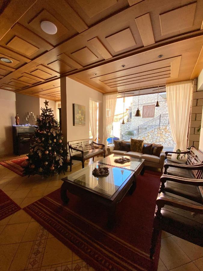 קרפניסיון Marianna'S Home Accommodation מראה חיצוני תמונה