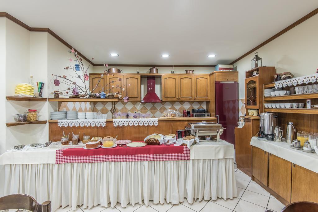 קרפניסיון Marianna'S Home Accommodation מראה חיצוני תמונה