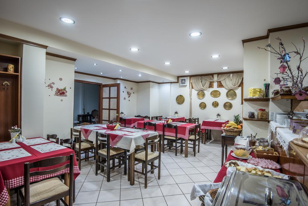 קרפניסיון Marianna'S Home Accommodation מראה חיצוני תמונה